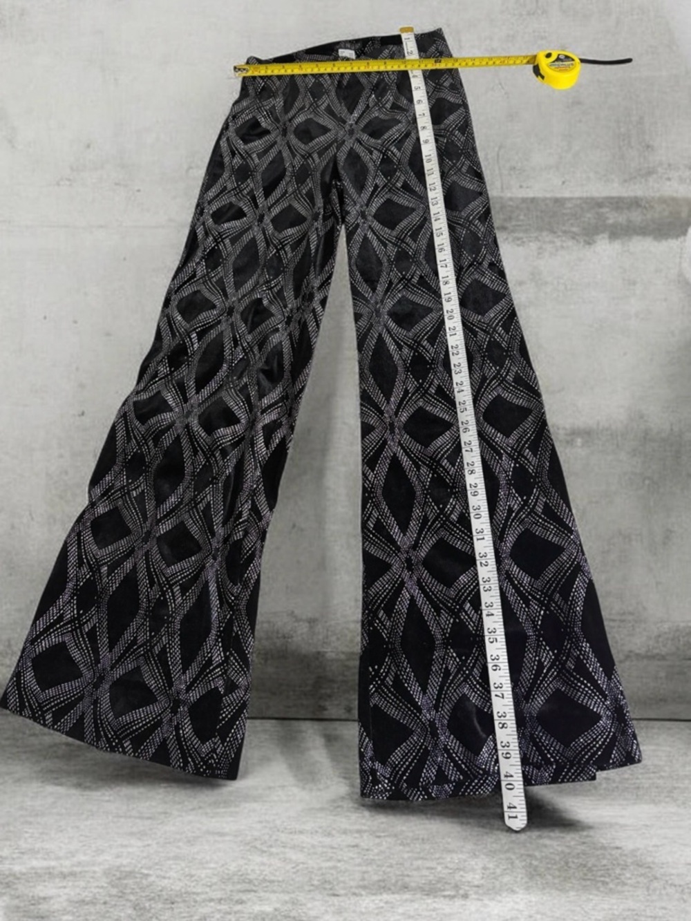 VENUS Black Geometric Velvet Wide-Leg Pants - Picture 3 of 5